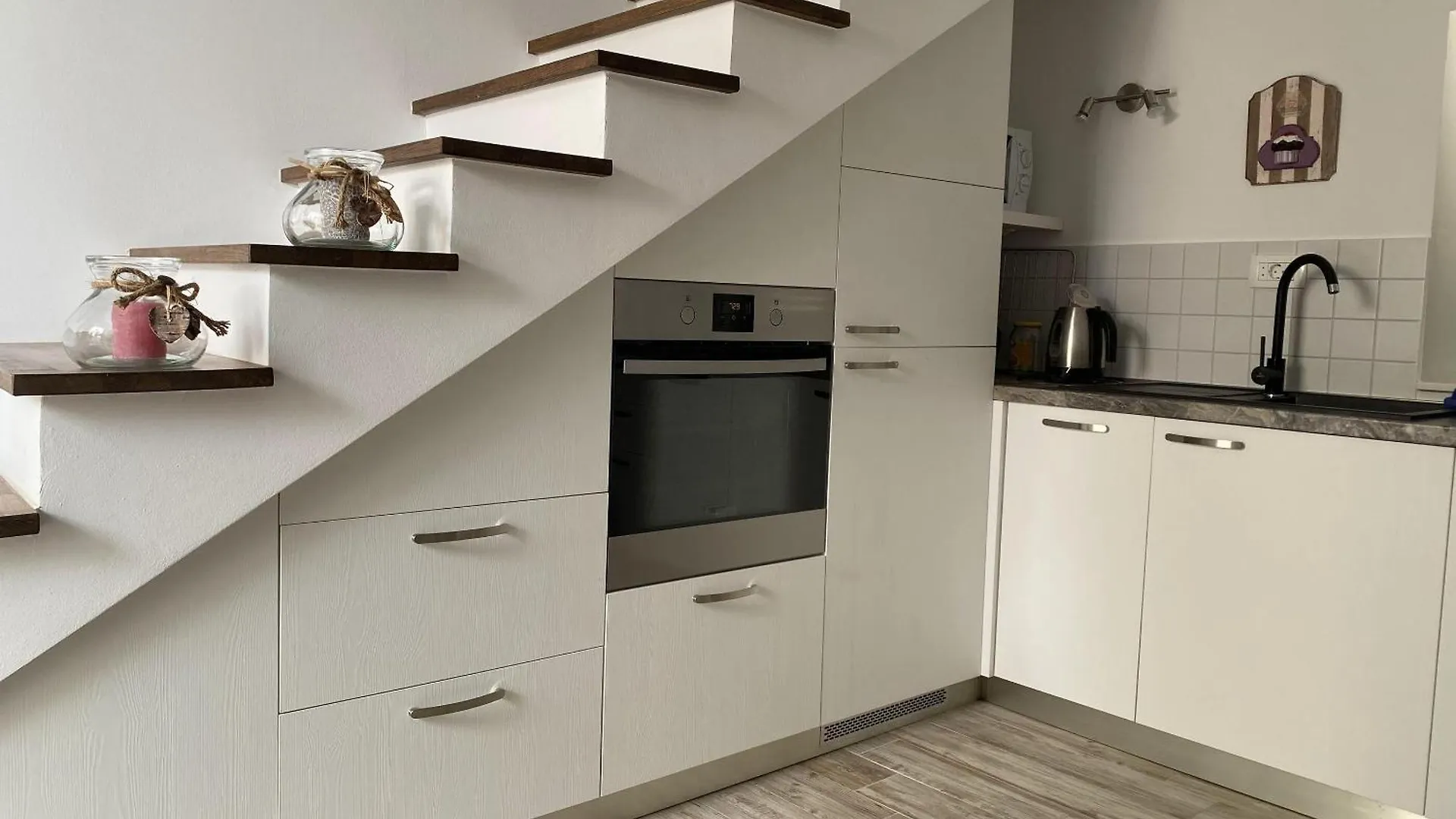 بيت للعطل House Little Flower تروغير